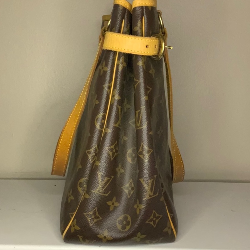 Louis Vuitton Batignolles Vertical Tote Handbag in Monogram Canvas (13" x 12") - Picture 4 of 11